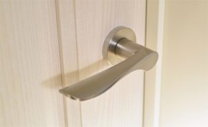 ドアノブ、手すりの除菌※3